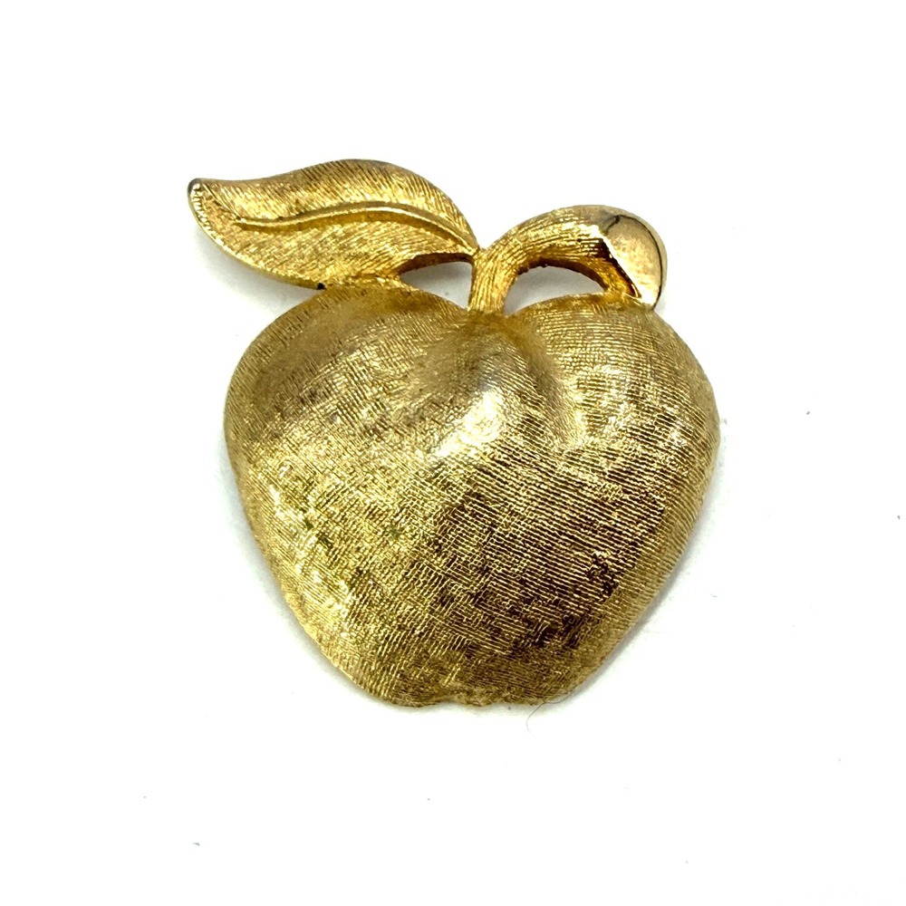Coro‎ Signed Apple Vintage Brooch Pin Gold Tone C61a 1.3" L x 1" width